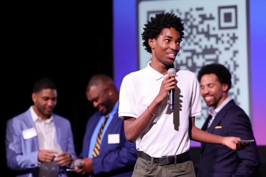 2025 Gala FAN -Darian